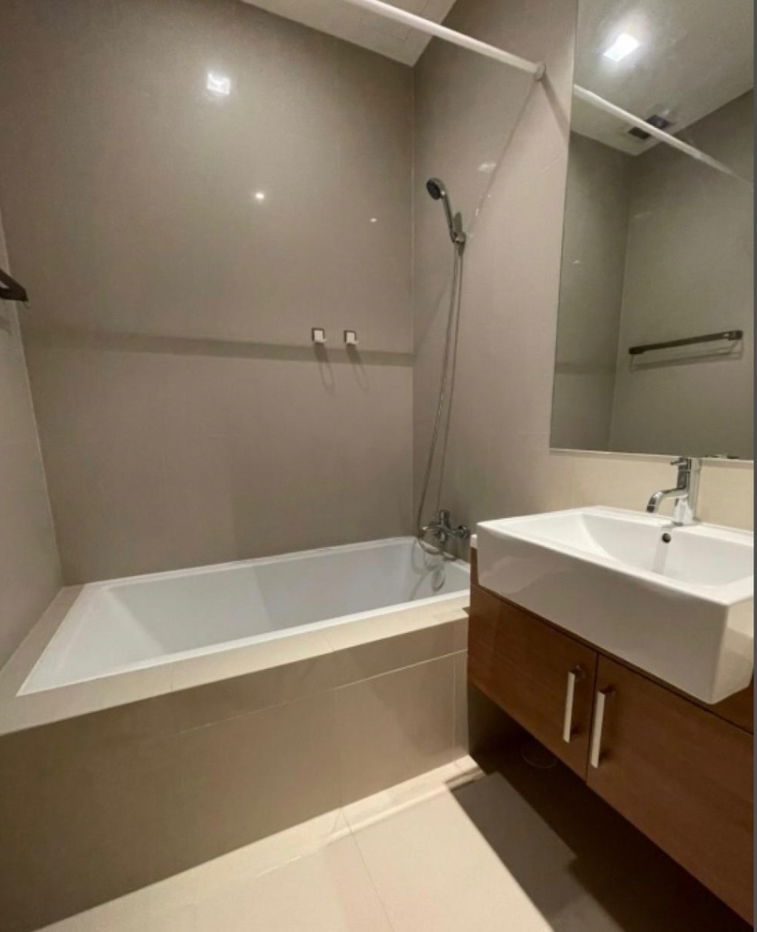 picture rent: Noble Reveal, beautiful, cheap, good location, ready to move in, near BTS Ekkamai. Interested? Add me on Line @841qqlnr - 7/9