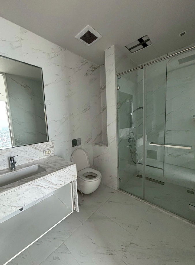 picture Penthouse for sale in a luxury condo with a view of the Chao Phraya River.🛳️🗺️  Project: Canapaya Residence🏦 - 20/30