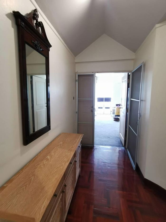 picture Townhouse for rent, 24-hour security, 3 floors, 4 bedrooms, 5 bathrooms, area over 350 sq m. Vibhavadi Rangsit-Ratchadaphisek - 18/57