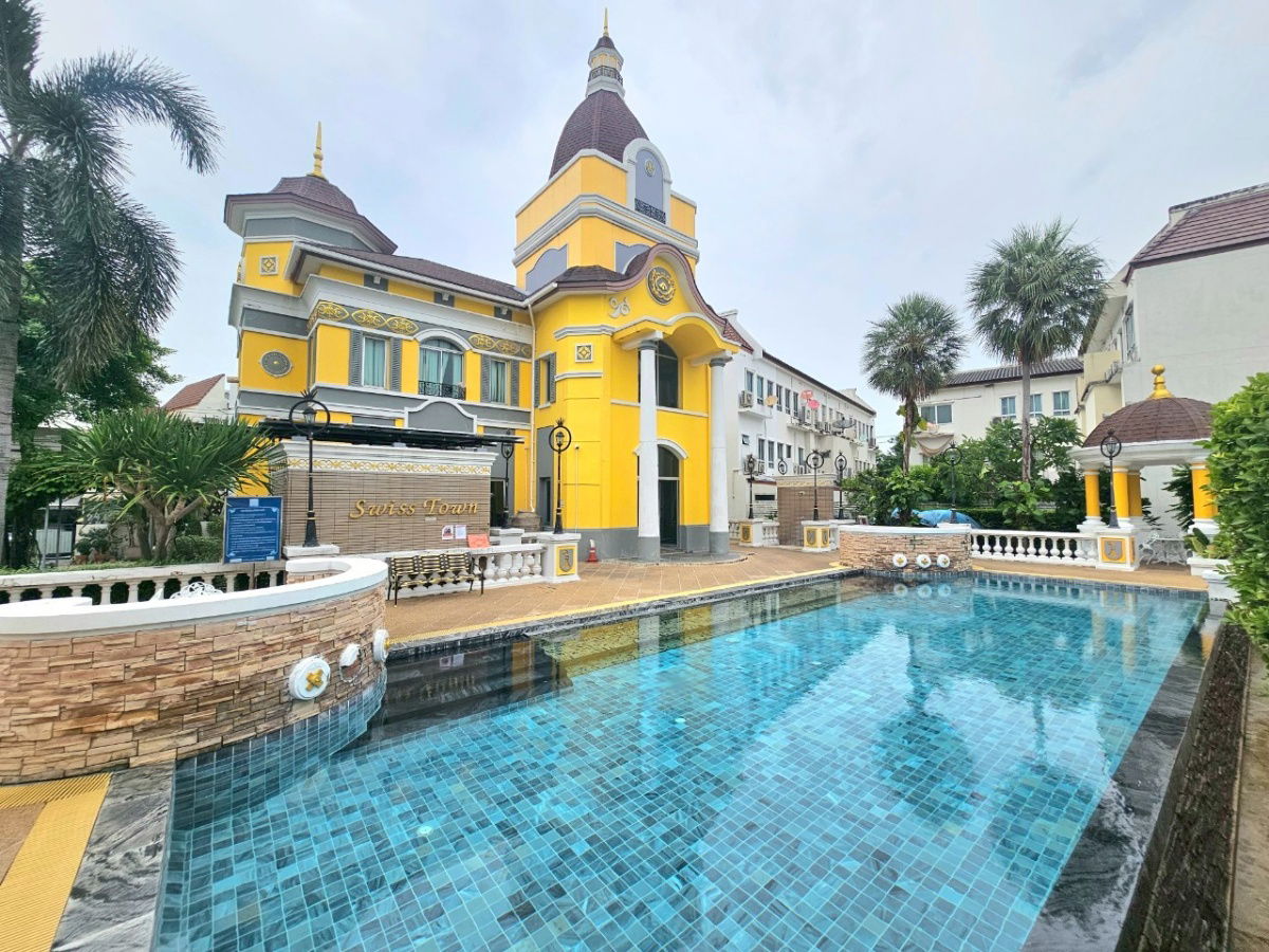 picture Prime Corner Home in a Golden Location! Luxury 3-Storey Townhome – Baan Klang Muang Swiss Town, Kaset–Nawamin - 17/17