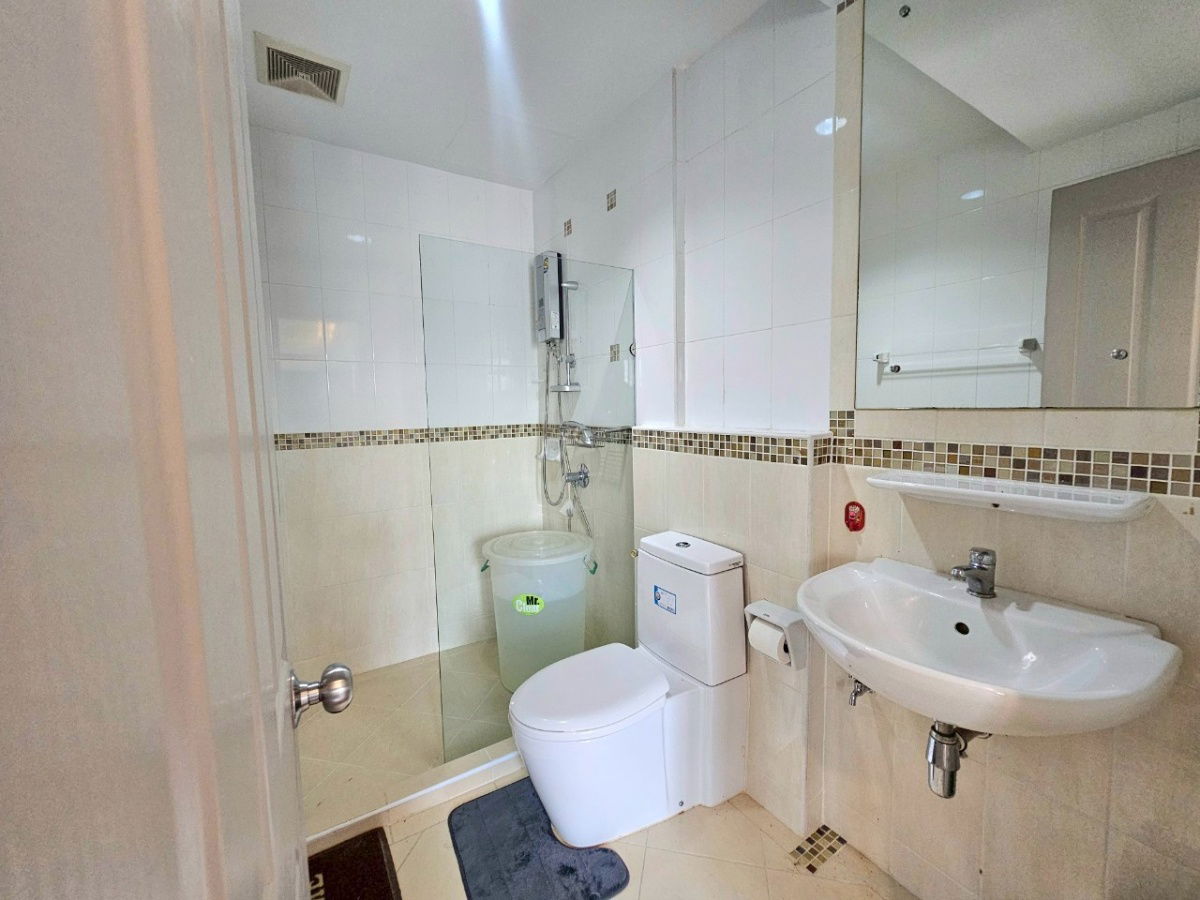 picture Prime Corner Home in a Golden Location! Luxury 3-Storey Townhome – Baan Klang Muang Swiss Town, Kaset–Nawamin - 10/17