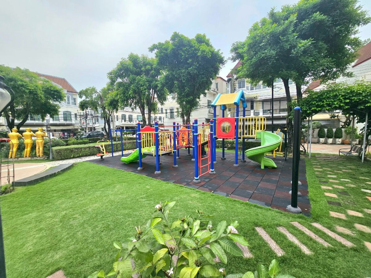 picture Prime Corner Home in a Golden Location! Luxury 3-Storey Townhome – Baan Klang Muang Swiss Town, Kaset–Nawamin - 16/17