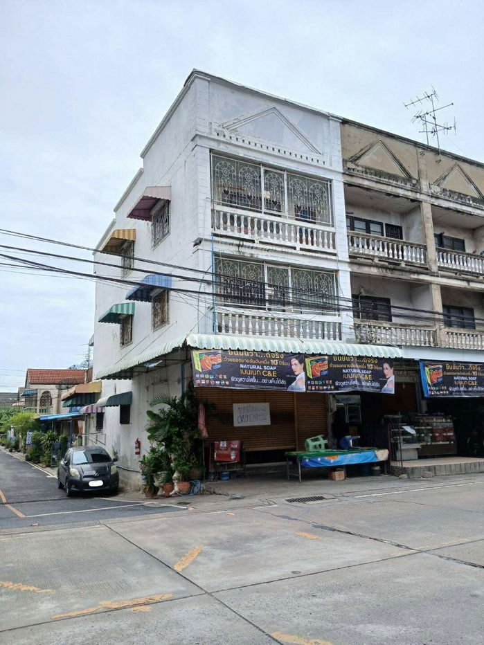 รูป ขายอาคารพาณิชย์3ชั้น ห้องหัวมุม หมู่บ้านพรไพศาล ถนนสุขาประชาสรรค์3 - รูปที่ 1/4