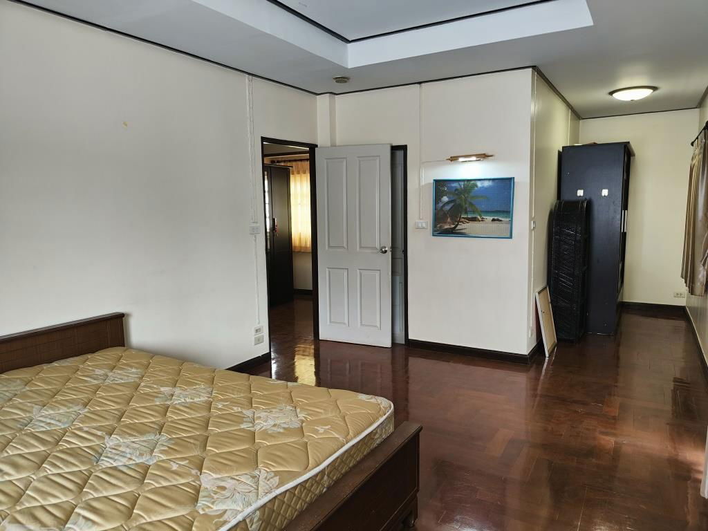 รูป บ้านเดี่ยว 3 ห้องนอน 3 ห้องน้ำ ระเบียงใหญ่ ให้เช่าในหมู่บ้านเพอร์เฟคเพลส รามคำแหง 164 ใกล้โรงเรียนนานาชาติร่วมฤดี RIS   - รูปที่ 20/33