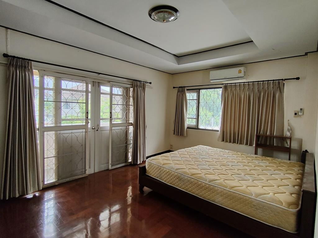 รูป บ้านเดี่ยว 3 ห้องนอน 3 ห้องน้ำ ระเบียงใหญ่ ให้เช่าในหมู่บ้านเพอร์เฟคเพลส รามคำแหง 164 ใกล้โรงเรียนนานาชาติร่วมฤดี RIS   - รูปที่ 17/33