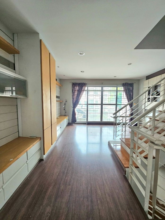 picture Prime Corner Home in a Golden Location! Luxury 3-Storey Townhome – Baan Klang Muang Swiss Town, Kaset–Nawamin - 7/17