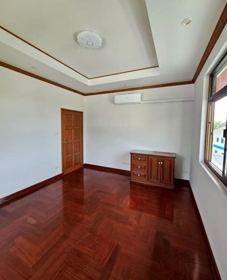 รูป ให้เช่าบ้านเดี่ยว 3 ชั้นลาดพร้าว 93 เหมาะพักอาศัยและสำหรับทำออฟฟิศ สำนักงาน สตูดิโอไลฟ์สด สามารถจดทะเบียนได้ - รูปที่ 2/39