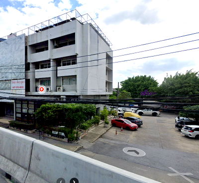 อาคารพาณิชย์ให้เช่า : Commercial building, Srinakarin Road | Near MRT Suan Luang Rama 9