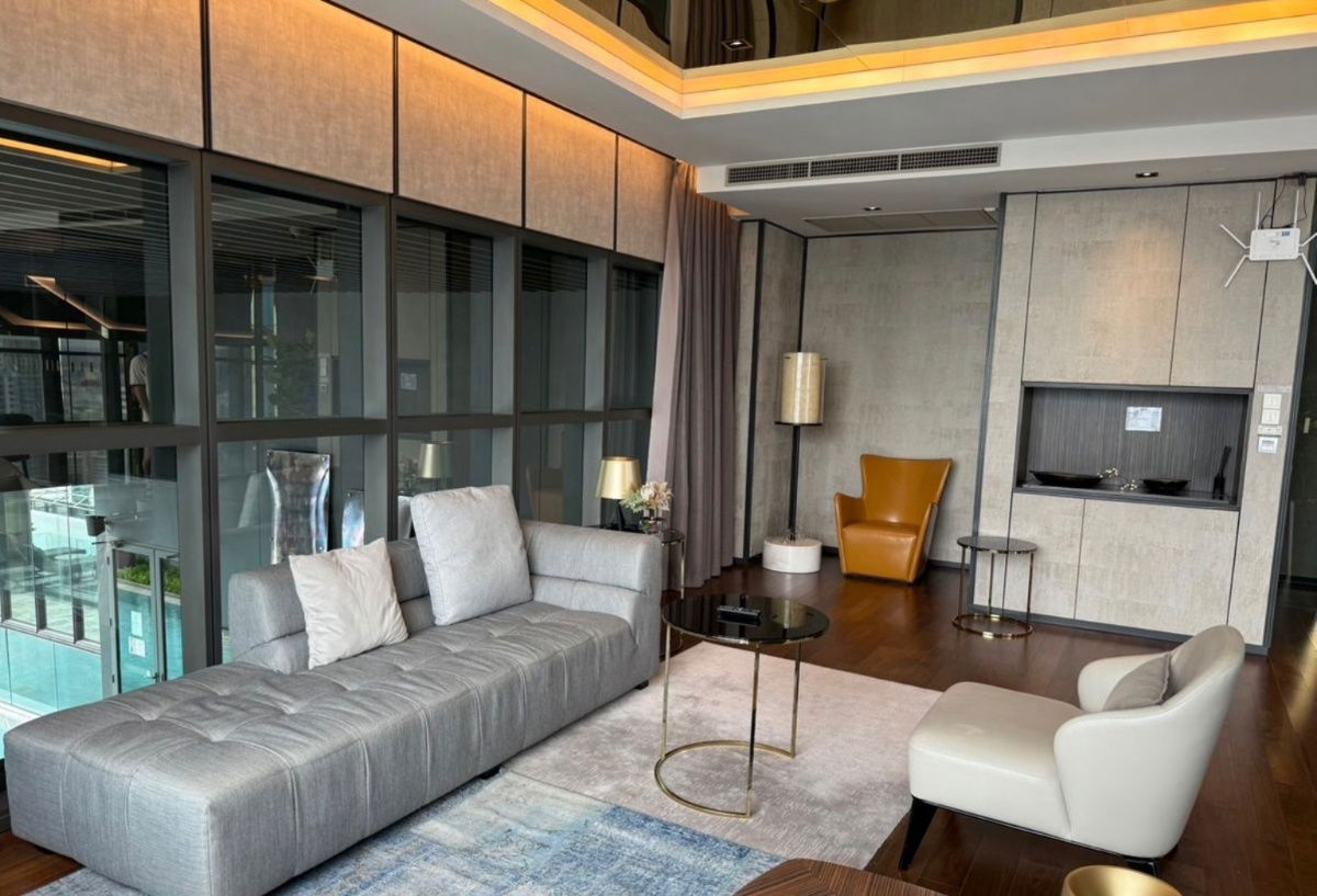 picture rent: Ashton Silom, beautiful, cheap, good location, ready to move in, near BTS Chong Nonsi. Interested? Add me on Line @841qqlnr - 12/22
