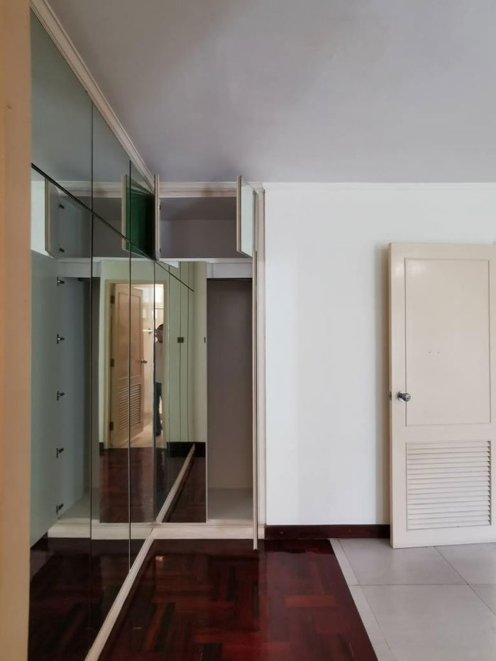 picture Townhouse for rent, 24-hour security, 3 floors, 4 bedrooms, 5 bathrooms, area over 350 sq m. Vibhavadi Rangsit-Ratchadaphisek - 35/57