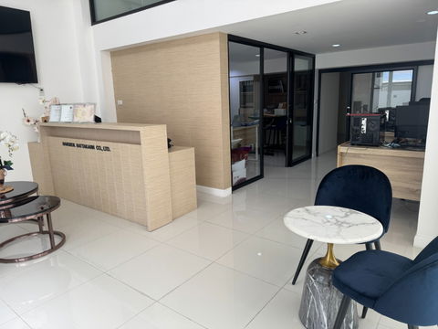 Office for rent near Nida university , Bangkapi area . 
