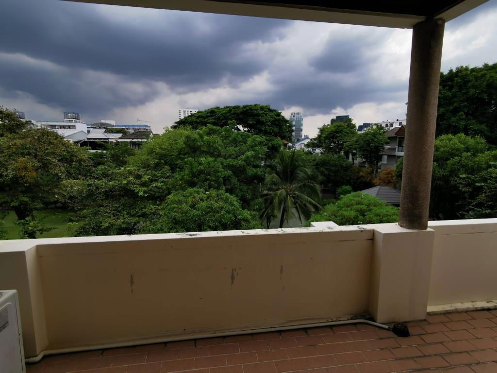 picture Townhouse for rent, 24-hour security, 3 floors, 4 bedrooms, 5 bathrooms, area over 350 sq m. Vibhavadi Rangsit-Ratchadaphisek - 44/57