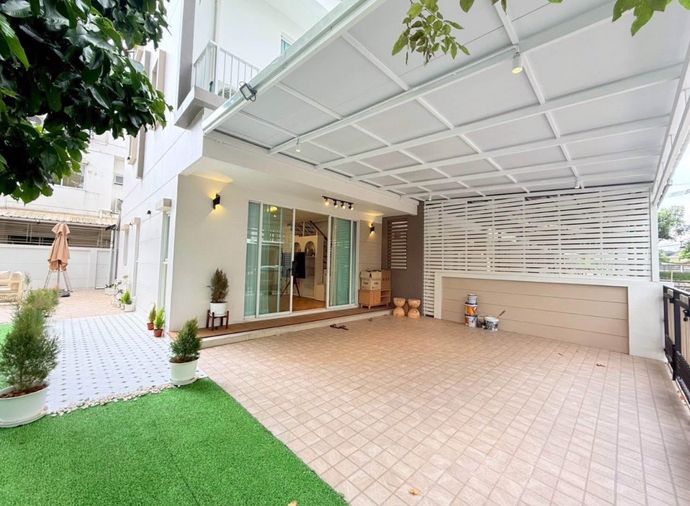 3-bed townhouse for rent, 230 sqm, 51 sq wah, Lumpini town Place Ratchayothin - Sena