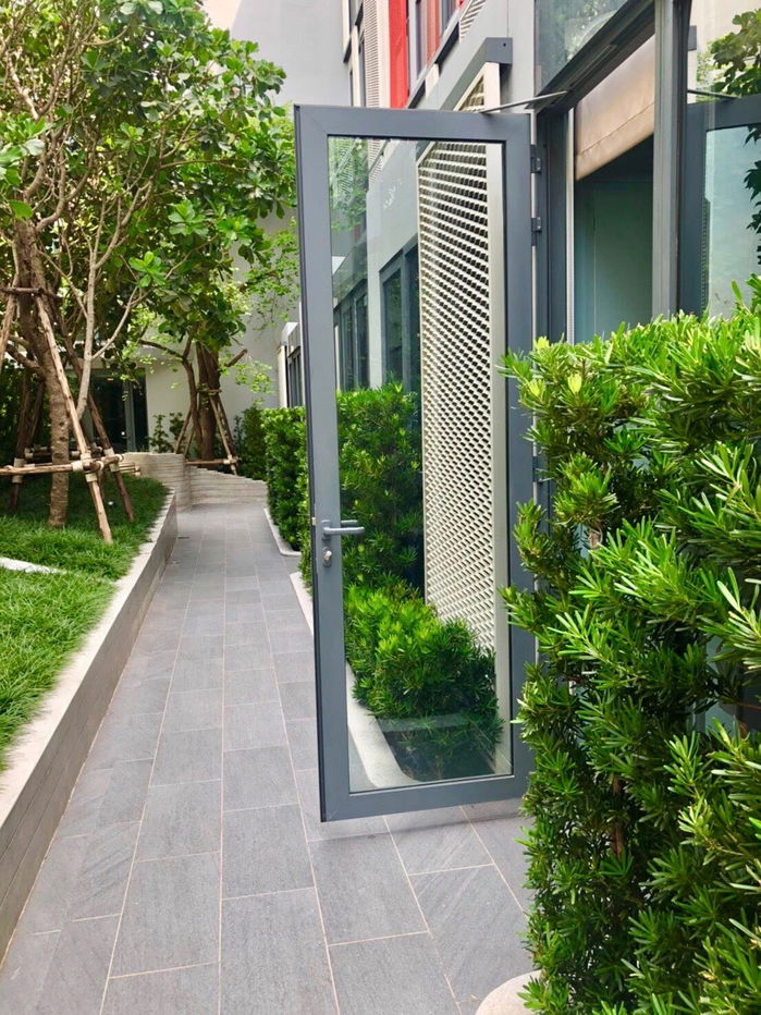 picture Condo for rent Taka Haus Ekkamai12  Glass house Pool access  - 8/10
