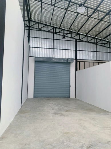 รูป ไทวัสดุ ศรีสมาน 2.2 กม. โรบินสัน ศรีสมาน 900ม. ให้เช่าโกดัง พร้อมออฟฟิศ 255ตร.ม. 72ตร.วา. 1 นอน 1 ออฟฟิศ 3 น้ำ - รูปที่ 3/8