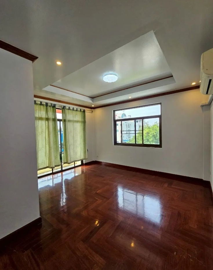 รูป ให้เช่าบ้านเดี่ยว 3 ชั้นลาดพร้าว 93 เหมาะพักอาศัยและสำหรับทำออฟฟิศ สำนักงาน สตูดิโอไลฟ์สด สามารถจดทะเบียนได้ - รูปที่ 4/39