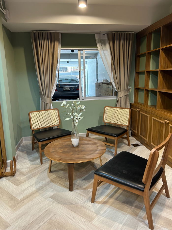 picture Townhouse Nana Sukhumvit Soi 3 for RENT - 4/17