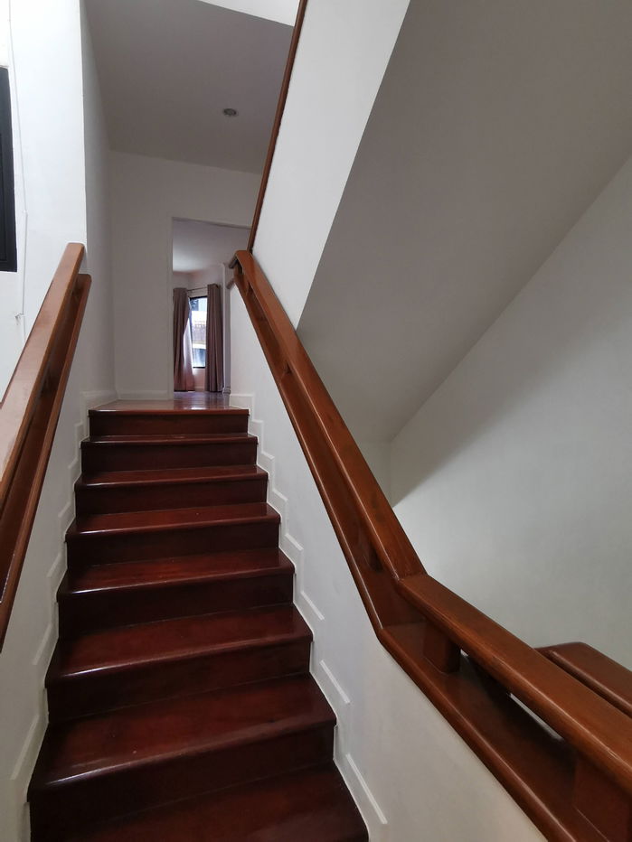 รูป ทาวน์เฮาส์ในโครงการ ขนาต 4 ห้องนอน 5 ห้องน้ำ พื้นที่ประมาณ 400 ตร.ม. สระว่ายน้ำ เดินประมาณ 10 นาทีจาก BTS เอกมัย ใกล้บิ๊กซี - รูปที่ 23/39