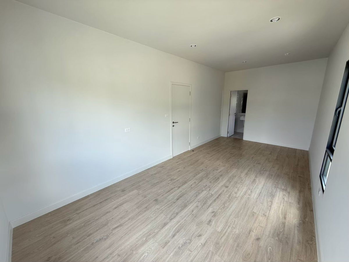 picture European-style detached house by Sansiri, auspicious house number, Saransiri Bangna project (corner unit), next to Bangphli Industrial Estate - 23/25