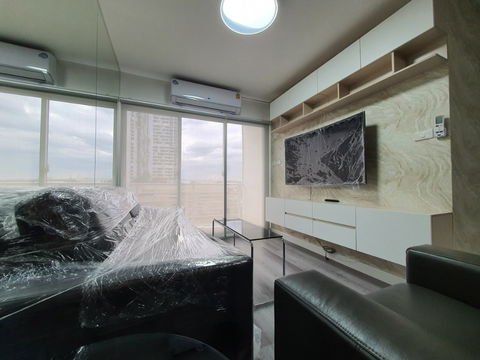 A fully new renovated room for sales with lease agreement recieve 25000 baht per month for 1 year (Yield 9.12% per year)