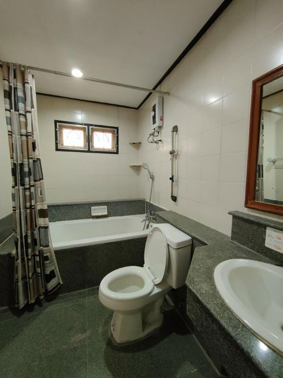 รูป บ้านเดี่ยว 3 ห้องนอน 3 ห้องน้ำ ระเบียงใหญ่ ให้เช่าในหมู่บ้านเพอร์เฟคเพลส รามคำแหง 164 ใกล้โรงเรียนนานาชาติร่วมฤดี RIS   - รูปที่ 21/33