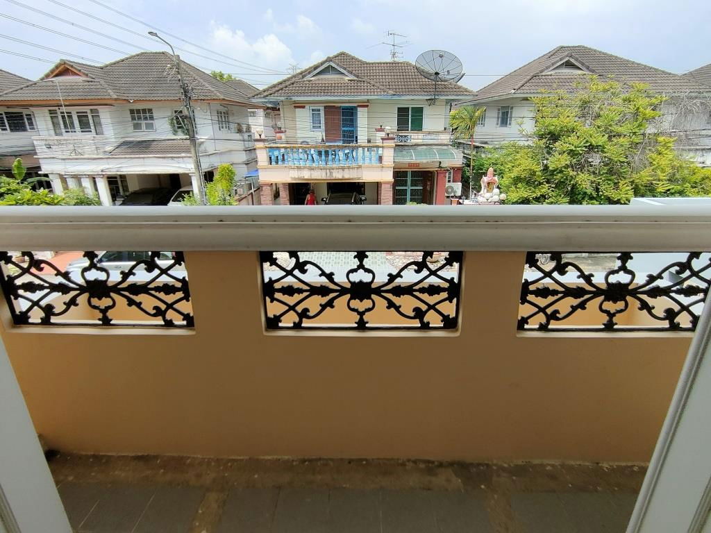 รูป บ้านเดี่ยว 3 ห้องนอน 3 ห้องน้ำ ระเบียงใหญ่ ให้เช่าในหมู่บ้านเพอร์เฟคเพลส รามคำแหง 164 ใกล้โรงเรียนนานาชาติร่วมฤดี RIS   - รูปที่ 18/33