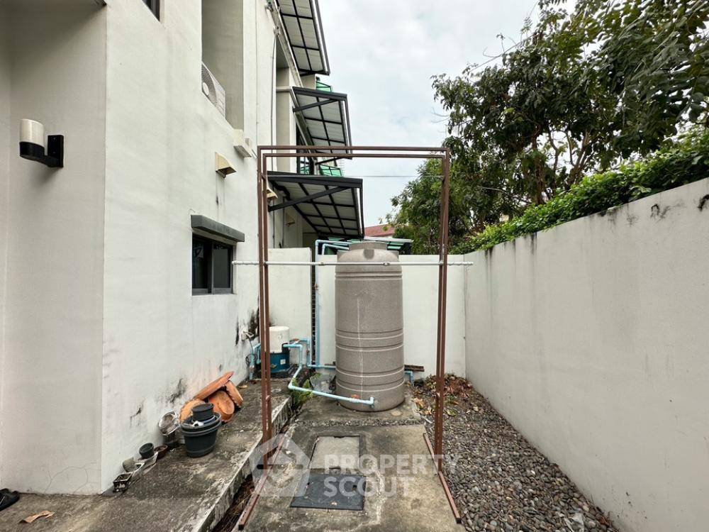 picture 3-BR Townhouse in Taling Chan (ID 1706061) - 38/71