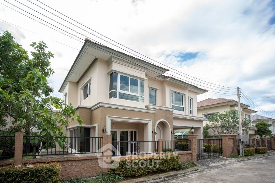 picture 3-BR House in Surasak (ID 2231377) - 3/29