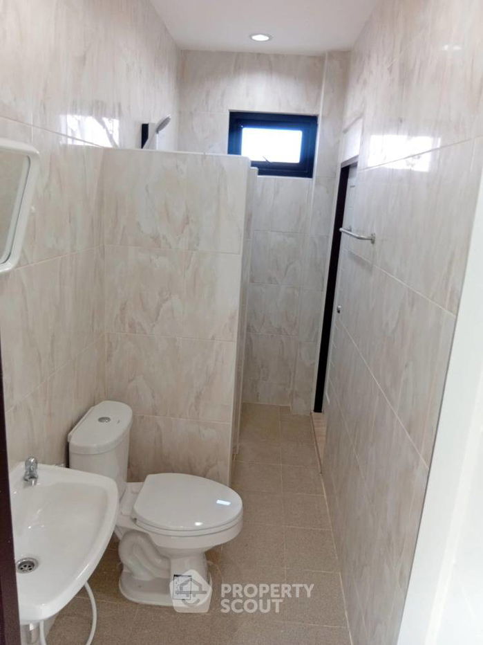 picture 4-BR House in Yang Noeng (ID 1987908) - 21/28