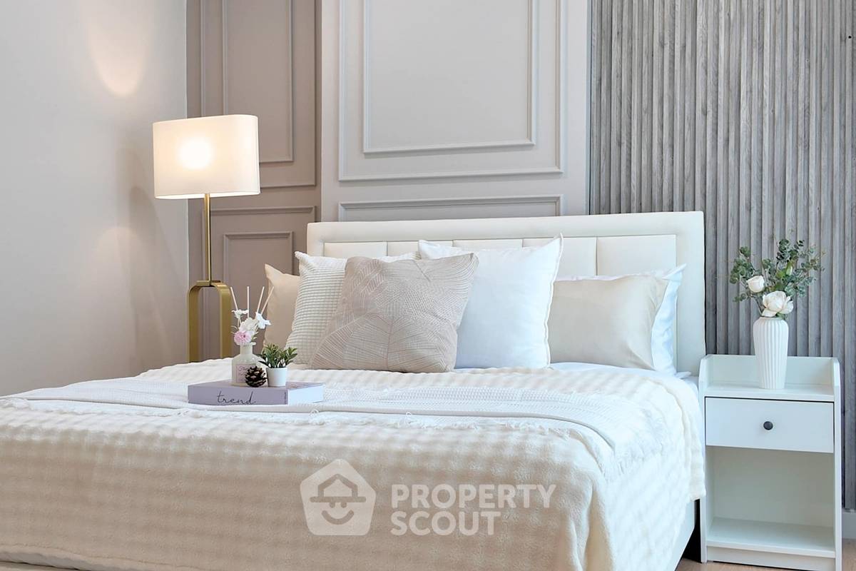 picture 2-BR Condo at Zenith Place @ Huay Kwang near MRT Huai Khwang (ID 2236953) - 1/10