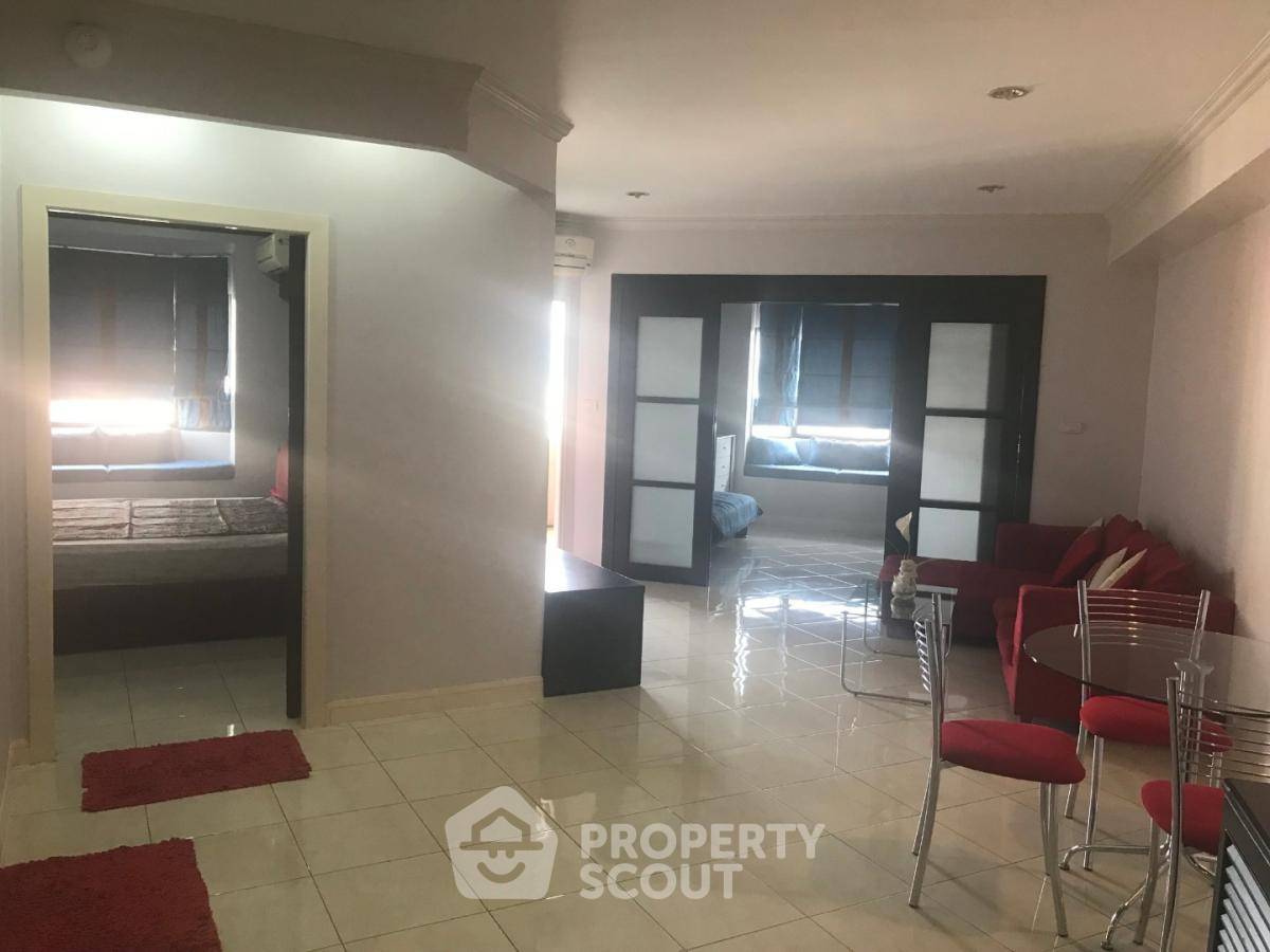 picture 2-BR Condo at Country Complex Bangna near BTS Bang Na (ID 654190) - 2/11