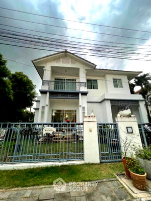 Houses for sale Bangkok : 3-BR House in Bang Chan (ID 1226958)