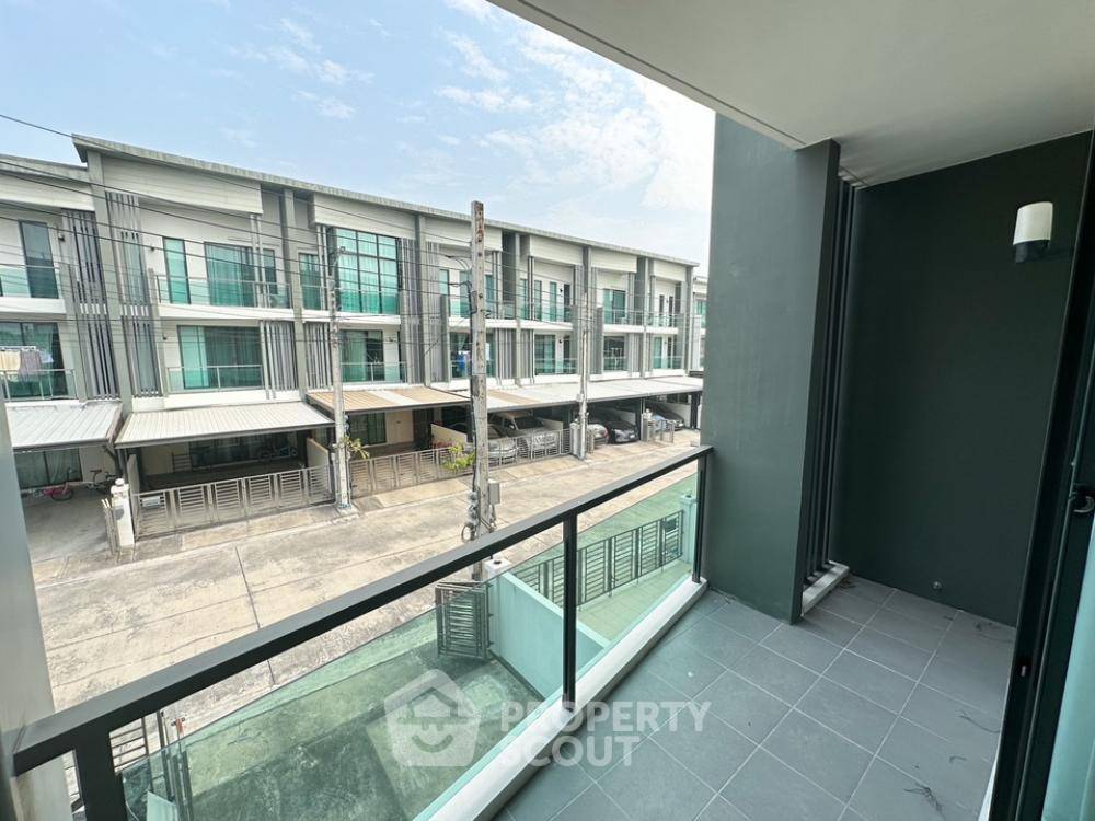 picture 3-BR Townhouse in Taling Chan (ID 1706061) - 21/71