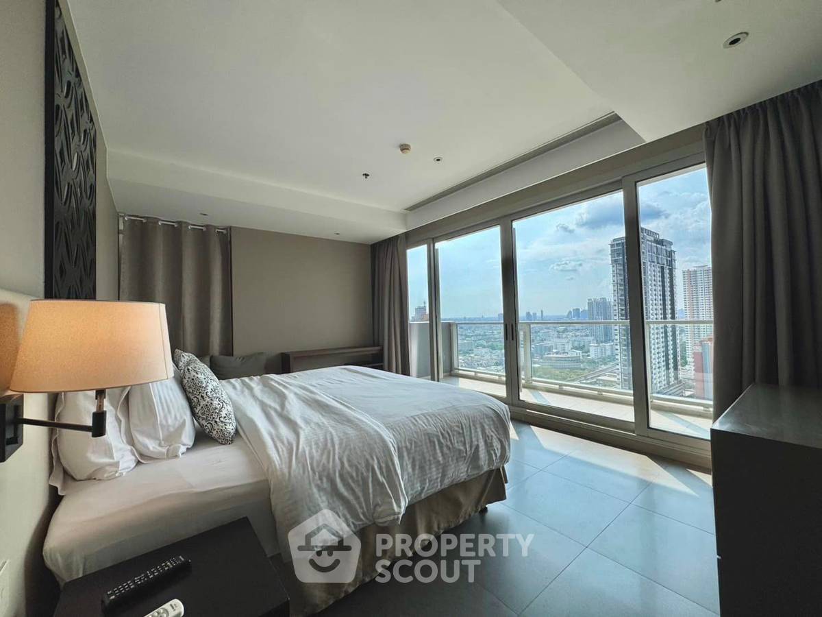 picture 2-BR Condo at The River Condominium near BTS Saphan Taksin (ID 1910234) - 10/12