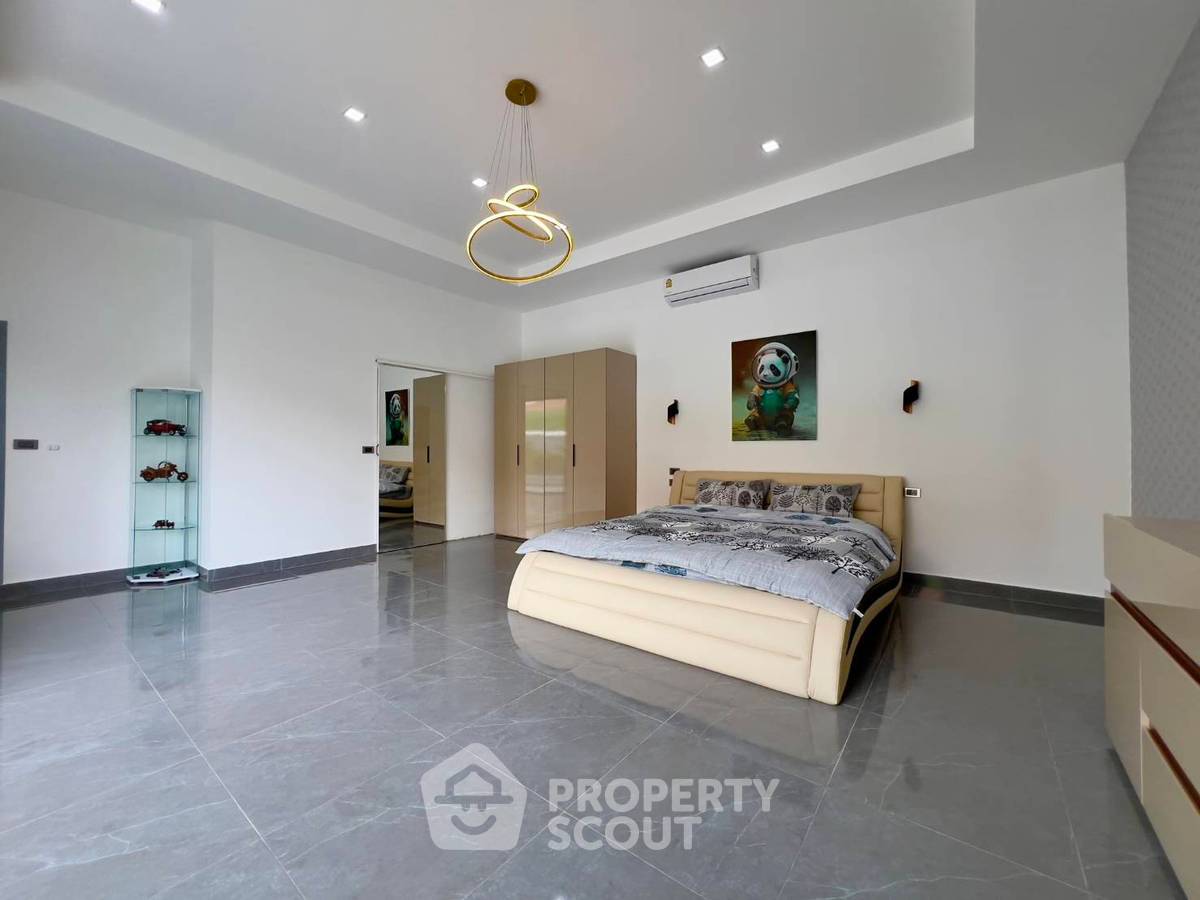 picture 6-BR Villa close to Pattaya (ID 2129469) - 10/18