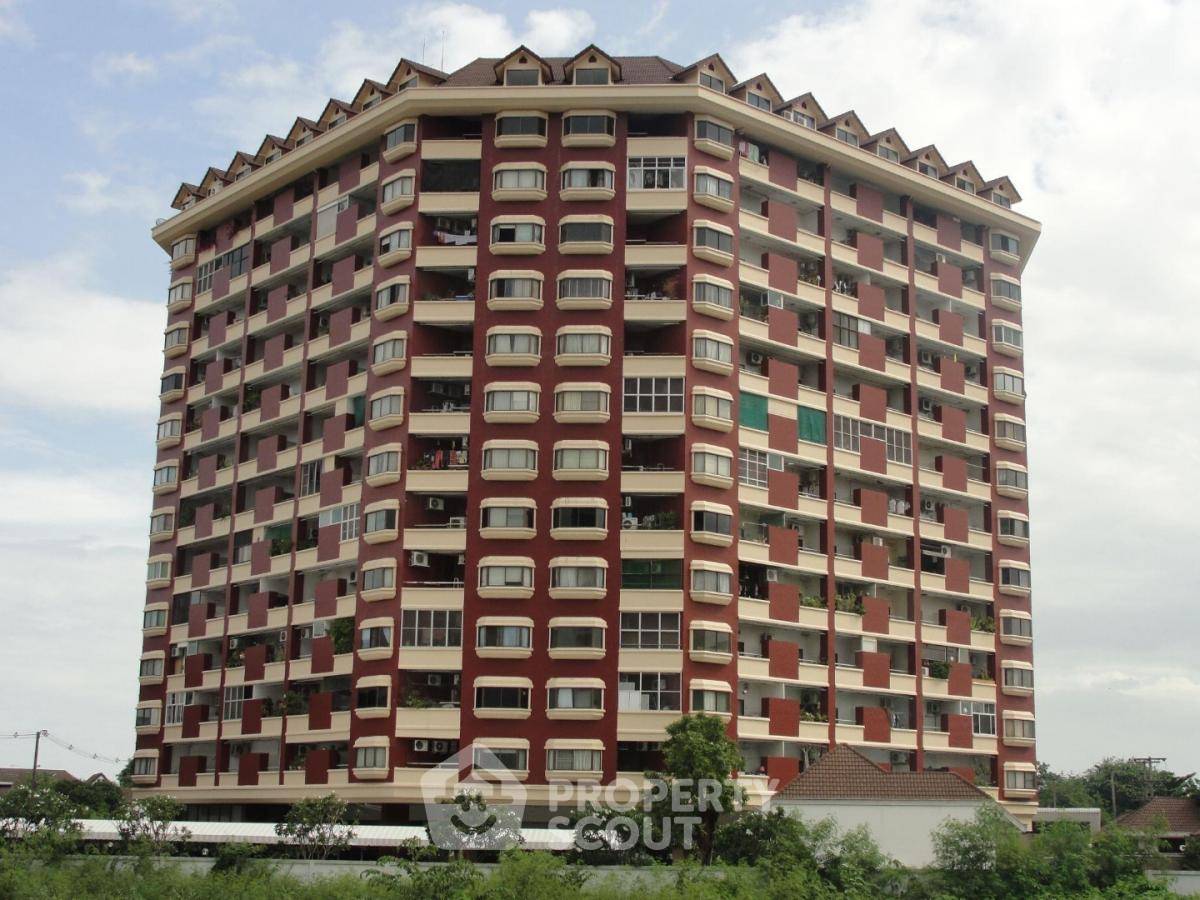 picture 2-BR Condo at Country Complex Bangna near BTS Bang Na (ID 632999) - 1/9
