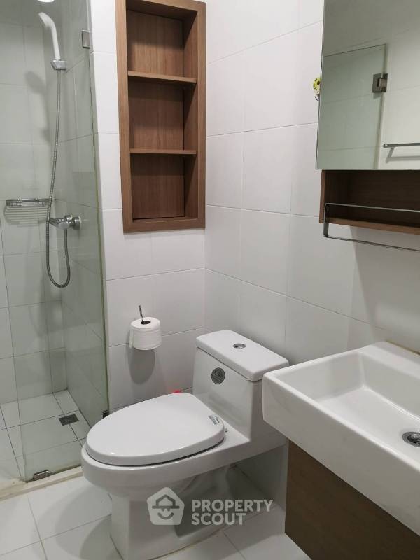 picture 1-BR Condo at The Seed Musee Sukhumvit 26 near BTS Phrom Phong (ID 670851) - 2/11