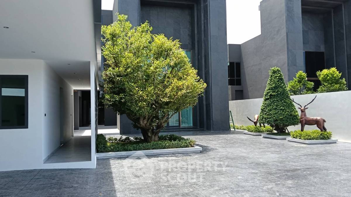 picture 5-BR Villa close to Pattaya (ID 2182145) - 4/40