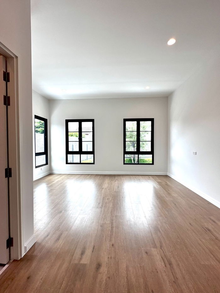 picture 🏡 House for Sale at Narinsiri Krungthep Kreetha Project ✨ Prime Location – The Only One in a Private Alley !! - 12/14