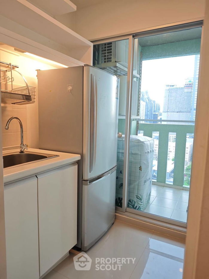 picture 1-BR Condo at Lumpini Place Rama 9–Ratchada near MRT Phra Ram 9 (ID 1739354) - 13/16