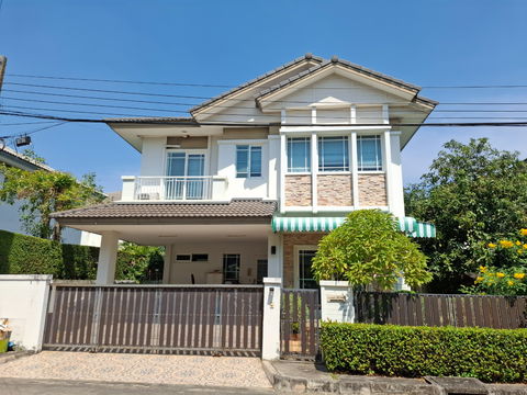 ขายบ้านโครงการ มัณฑนา พระราม 9 – ศรีนครินทร์ พร้อมเฟอร์นิเจอร์บิวท์อิน และแอร์ 5 เครื่อง บ้านเดี่ยวแบรนด์คุณภาพ L&H สภาพแวดล้อมดี 