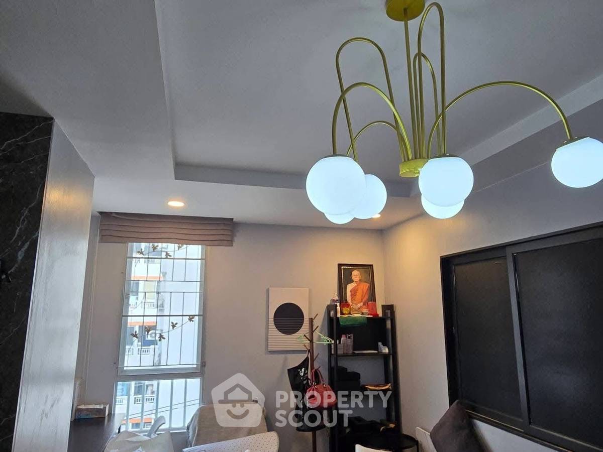 picture 1-BR Condo at Ratchada City 18 Condominium near MRT Huai Khwang (ID 2237019) - 7/24