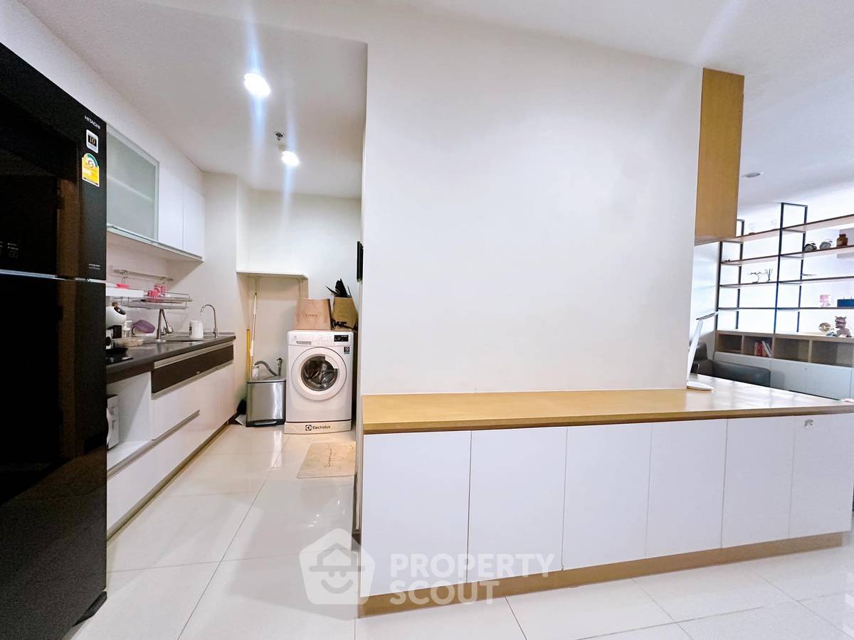 picture Studio Condo at Supalai Prima Riva Rama 3 - Narathiwas in Chong Nonsi (ID 1749293) - 2/17