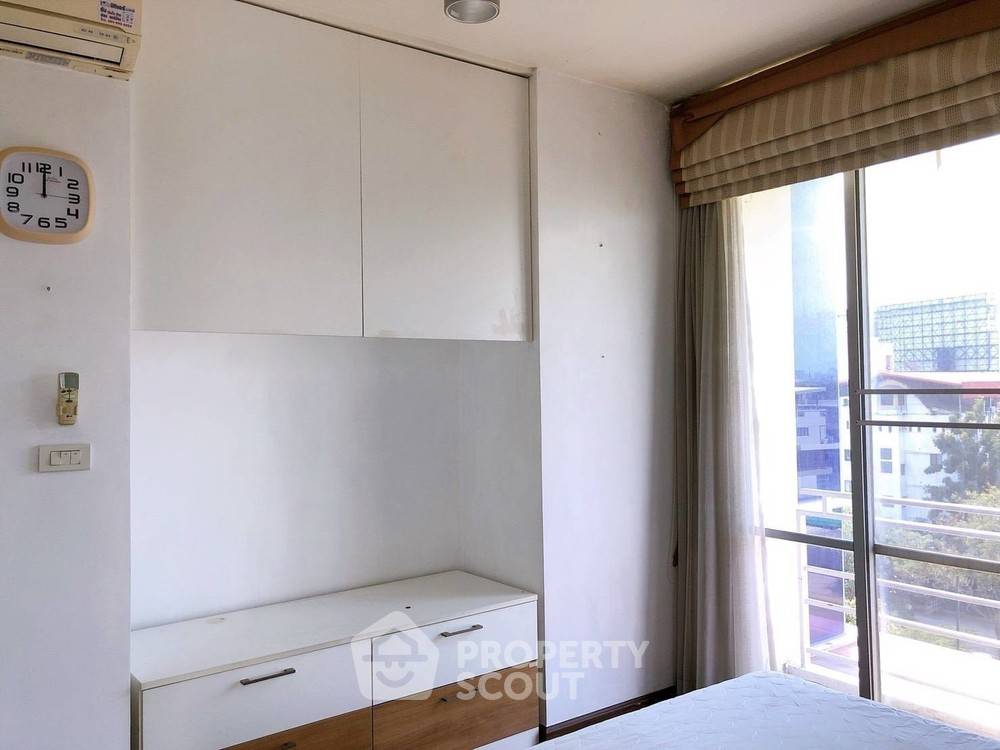 picture 1-BR Condo at The Iris near ARL Hua Mak (ID 320509) - 5/16