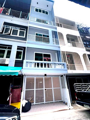 เช่าอาคารพาณิชย์ เขตพระโขนง : BTSอ่อนนุช 900ม.สุขุมวิท89-97 ให้เช่าอาคารพาณิชย์ 5 ชั้น 19 ตร.วา. 369 ตร.ม. เซ็นจูรี่ สุขุมวิท 900 ม. ถ. สุขุมวิท
