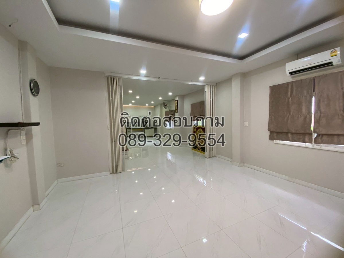 รูป  ขายทาวน์เฮ้าส์ 3 ชั้น (หลังมุม)  หมู่บ้านศรีวรา  ซ.รามคำแหง 36/1 - รูปที่ 11/25