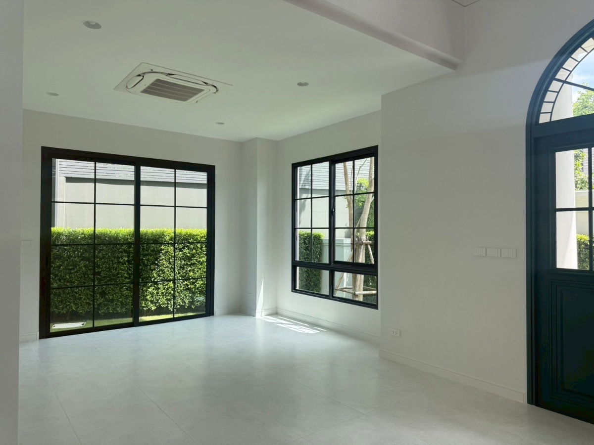 picture 🍃 Prime Location Single House Facing the Central Garden — 330 sq.m. Narinsiri Krungthep Kreetha - 2/18
