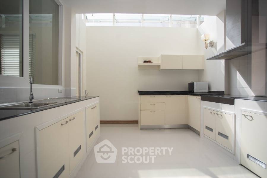 picture 3-BR House in Surasak (ID 2231377) - 23/29