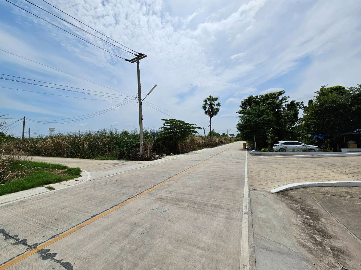 picture Land for Sale:  Nakhonchaisee  Nakhonpatom - 4/5
