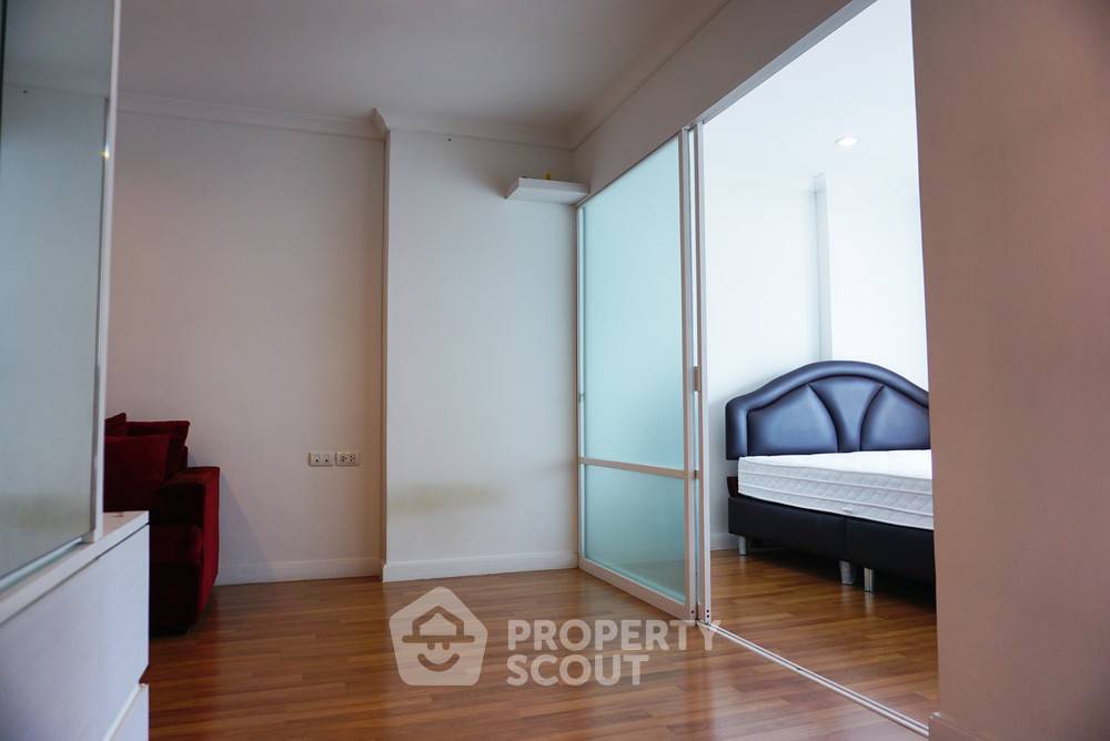 picture 1-BR Condo at Lumpini Place Rama 9–Ratchada near MRT Phra Ram 9 (ID 385903) - 1/7